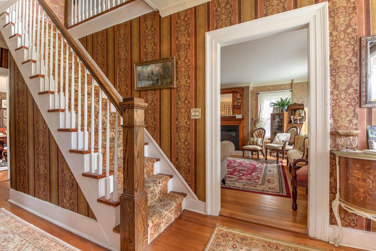 Van Winkle Inn Greenville Екстер'єр фото